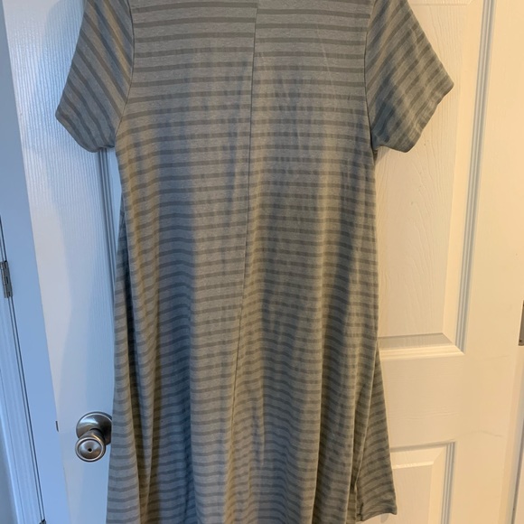 Lularoe Carly Dress - Picture 4 of 4